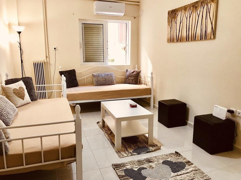 Renovated And Cool Flat In Ideal Location Lejlighed Athen Eksteriør billede